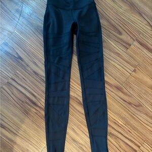 Black Lululemon Wunder Under Gravity Mesh Leggings